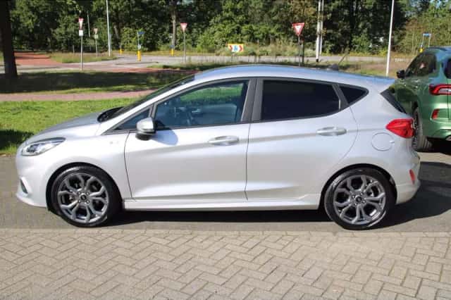 Ford Fiesta (2019) thumbnail 3