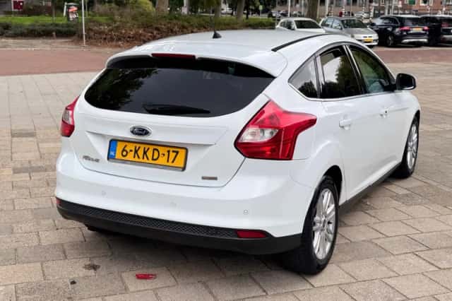 Ford Focus (2013) thumbnail 6