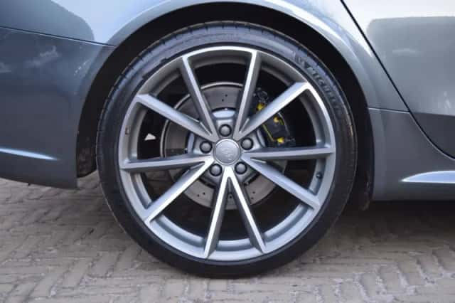 Audi A4 (2012) thumbnail 4