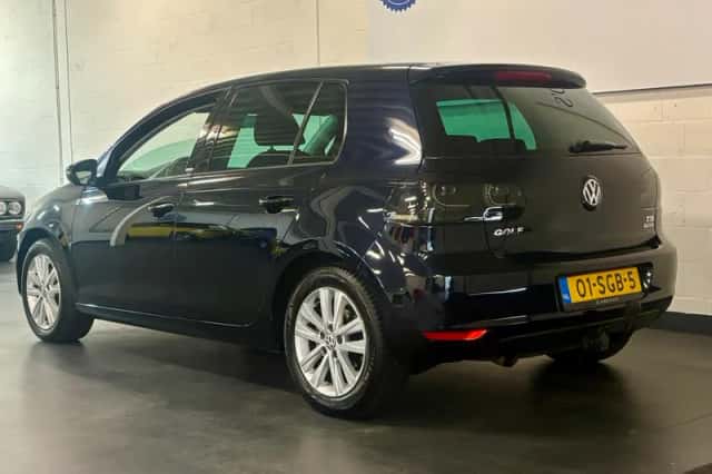 Volkswagen Golf (2011) thumbnail 4