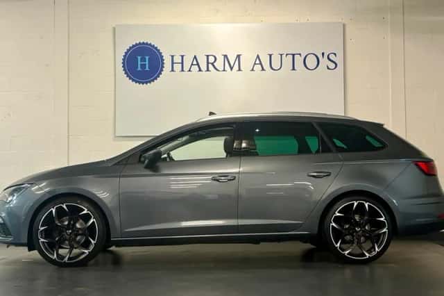 SEAT Leon (2017) thumbnail 2