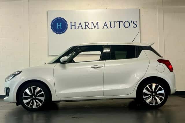 Suzuki Swift (2017) thumbnail 2