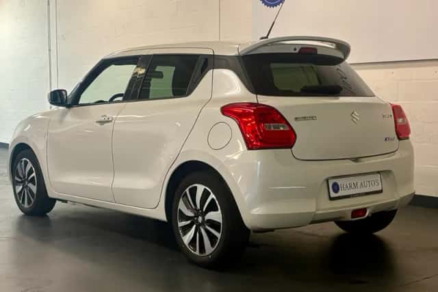 Suzuki Swift (2017) thumbnail 4
