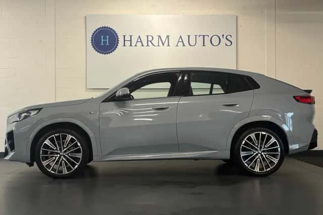 BMW X2 (2024) thumbnail 2