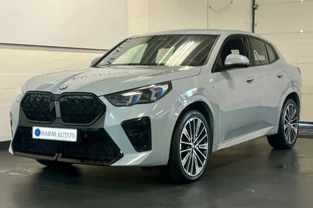 BMW X2 (2024) thumbnail 3