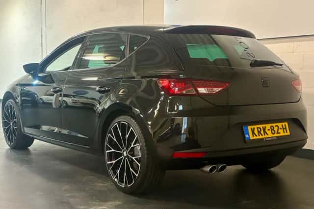 SEAT Leon (2016) thumbnail 3