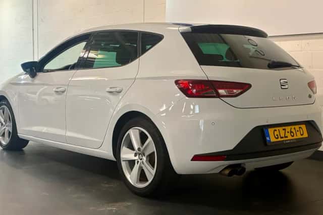 SEAT Leon (2014) thumbnail 4