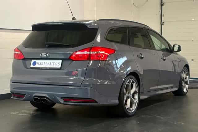 Ford Focus (2018) thumbnail 4