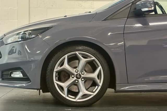 Ford Focus (2018) thumbnail 5
