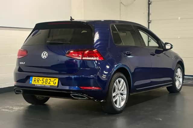 Volkswagen Golf (2018) thumbnail 4