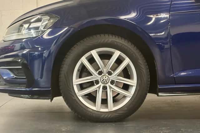 Volkswagen Golf (2018) thumbnail 5
