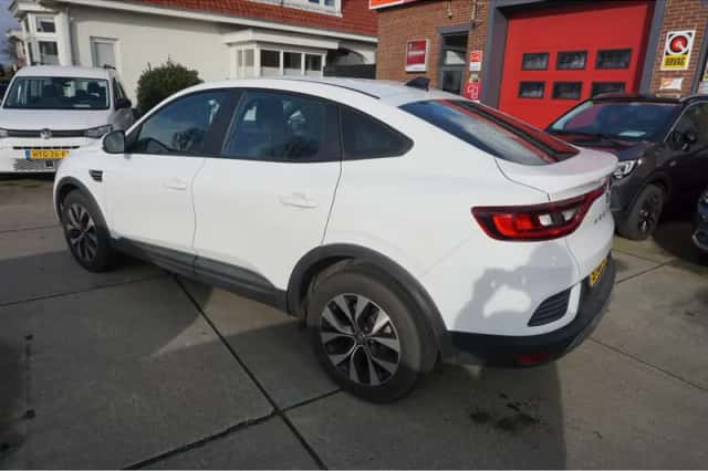 Renault Arkana (2022) thumbnail 6