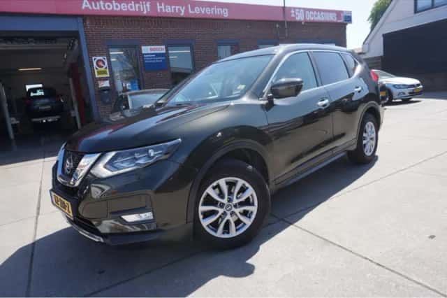 Nissan X-Trail (2018) thumbnail 1