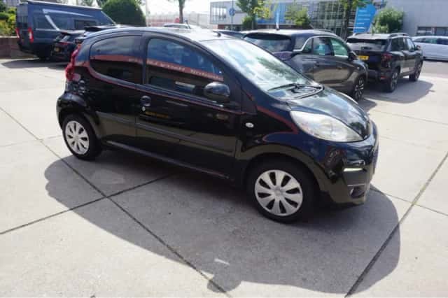 Peugeot 107 (2012) thumbnail 3
