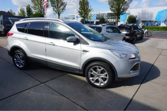 Ford Kuga (2014) thumbnail 3