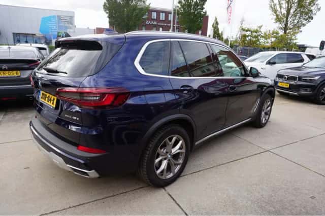 BMW X5 (2021) thumbnail 4