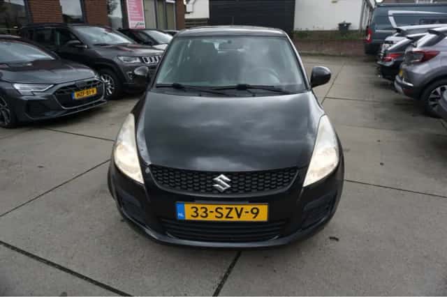 Suzuki Swift (2012) thumbnail 2