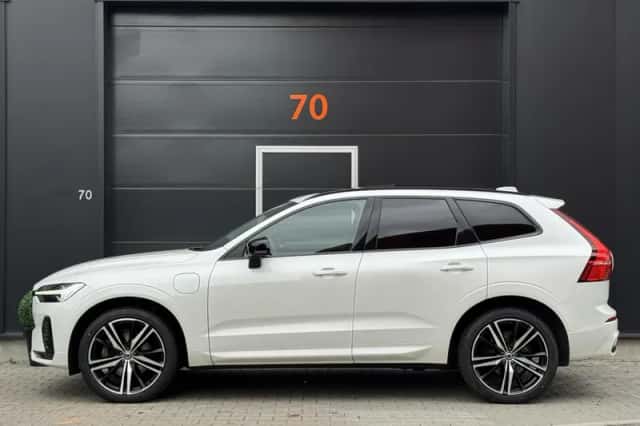 Volvo XC60 (2023) thumbnail 2