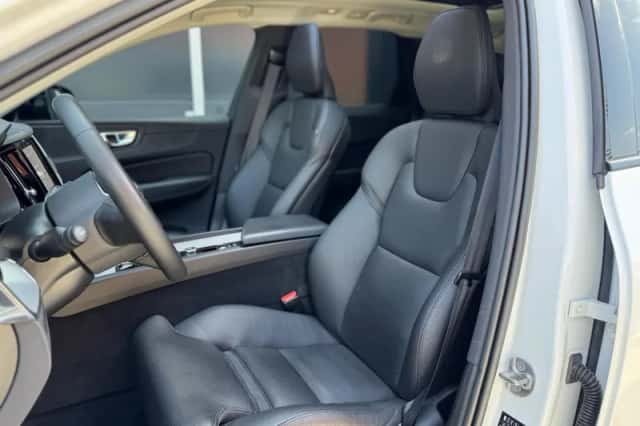 Volvo XC60 (2023) thumbnail 6