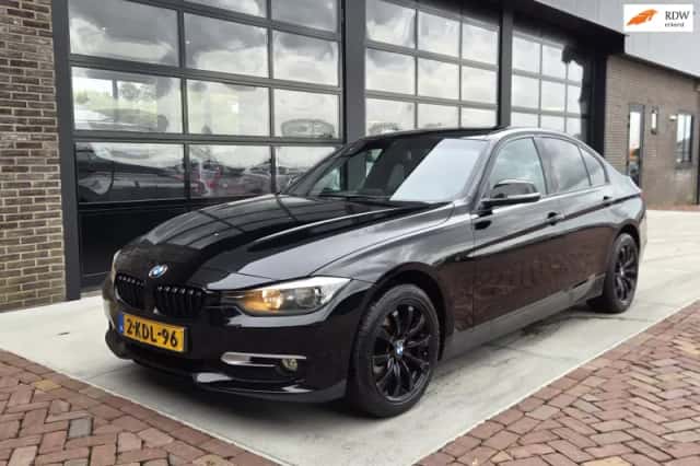 BMW 3-Serie (2013) thumbnail 1