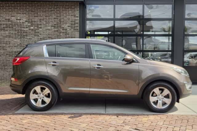 Kia Sportage (2012) thumbnail 6