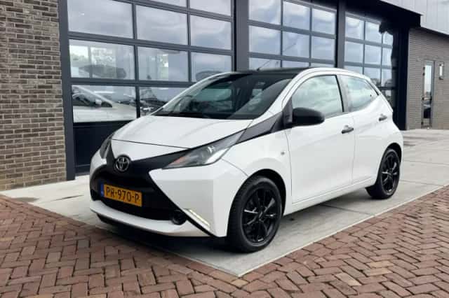 Toyota Aygo (2017) thumbnail 1