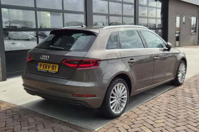 Audi A3 (2014) thumbnail 2