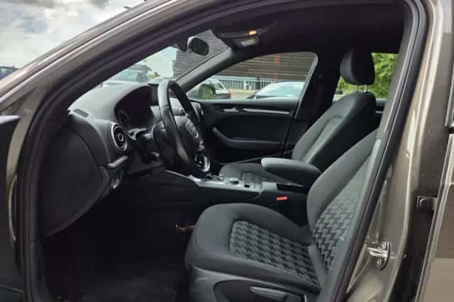 Audi A3 (2014) thumbnail 5