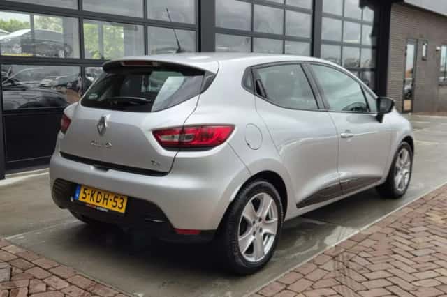 Renault Clio (2013) thumbnail 2