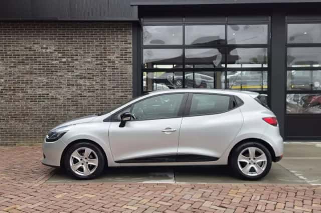 Renault Clio (2013) thumbnail 6