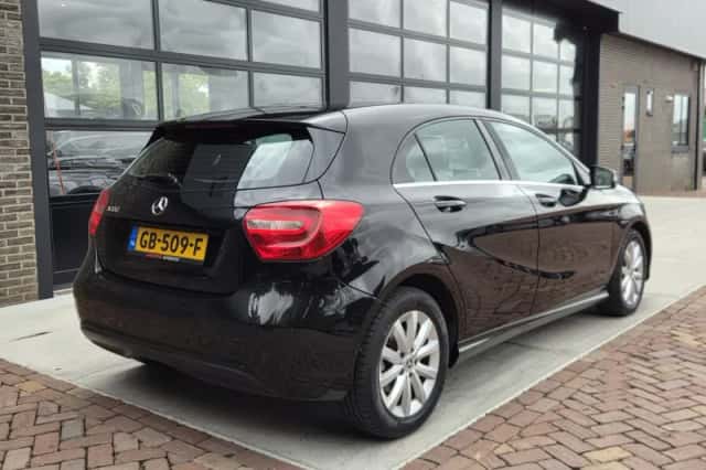 Mercedes-Benz A-Klasse (2013) thumbnail 2