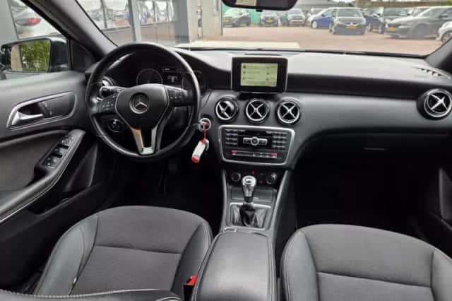 Mercedes-Benz A-Klasse (2013) thumbnail 3