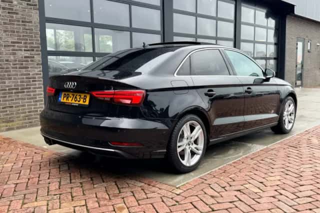 Audi A3 (2016) thumbnail 2
