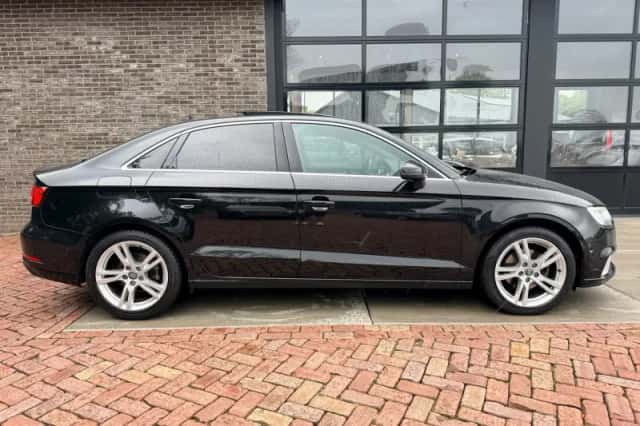 Audi A3 (2016) thumbnail 6