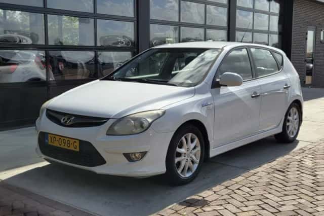 Hyundai i30 (2010) thumbnail 1
