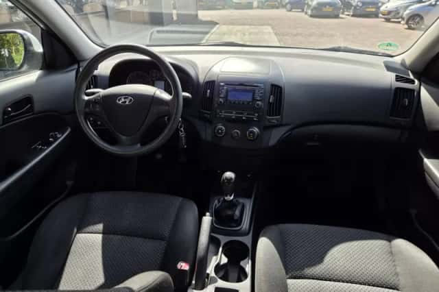 Hyundai i30 (2010) thumbnail 3