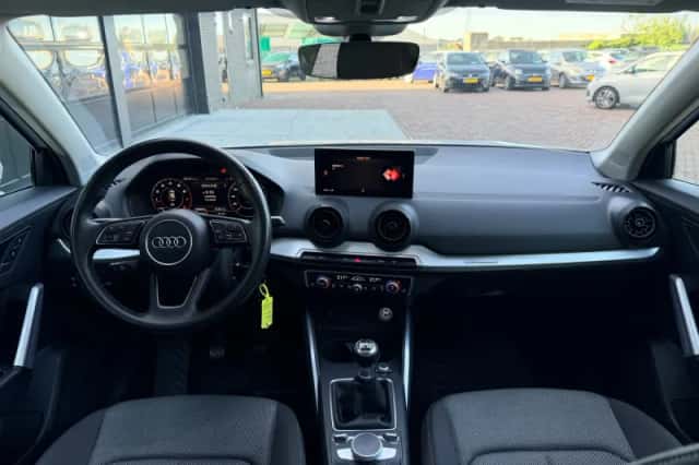 Audi Q2 (2017) thumbnail 3