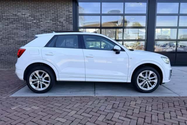 Audi Q2 (2017) thumbnail 6