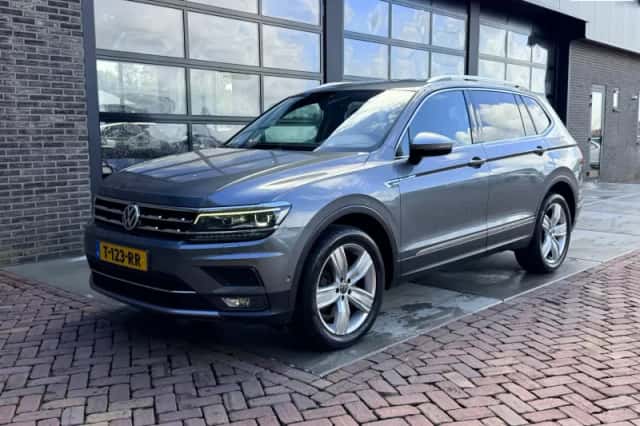 Volkswagen Tiguan (2018) thumbnail 1