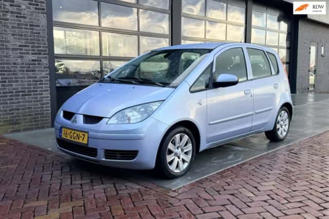 Mitsubishi Colt (2008) thumbnail 1