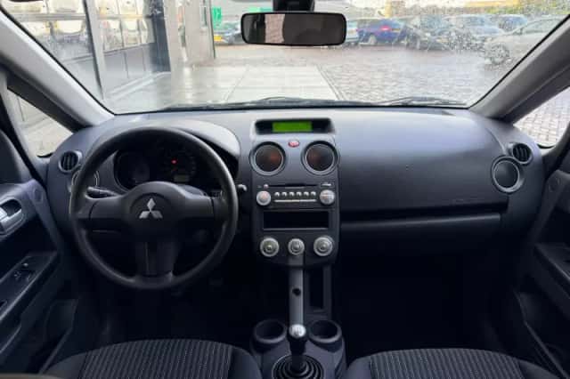 Mitsubishi Colt (2008) thumbnail 3