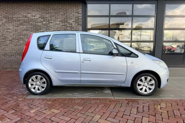 Mitsubishi Colt (2008) thumbnail 6