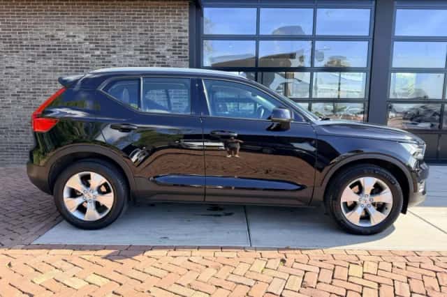 Volvo XC40 (2018) thumbnail 6