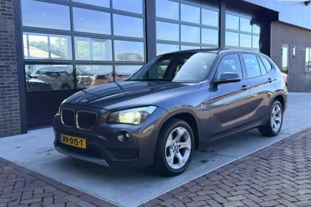 BMW X1 (2013) thumbnail 1