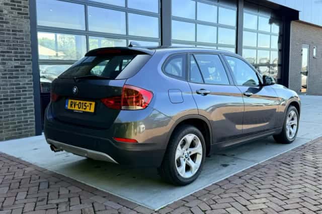 BMW X1 (2013) thumbnail 2