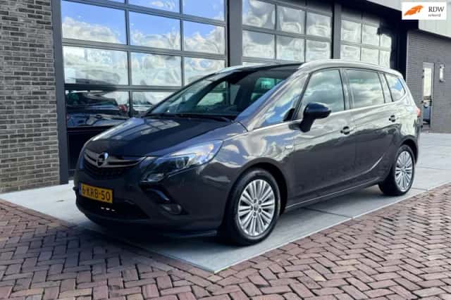 Opel Zafira (2013) thumbnail 1