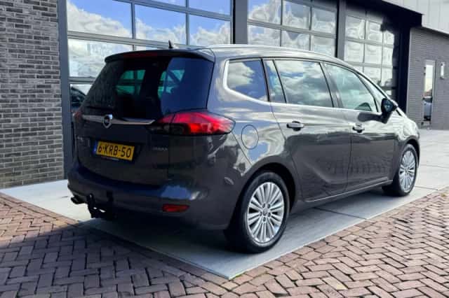 Opel Zafira (2013) thumbnail 2