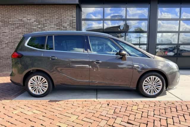 Opel Zafira (2013) thumbnail 6