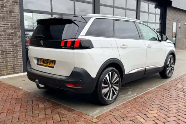 Peugeot 5008 (2019) thumbnail 2
