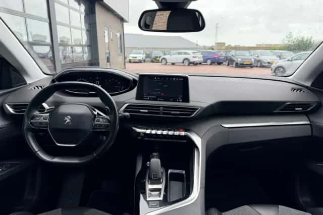 Peugeot 5008 (2019) thumbnail 3